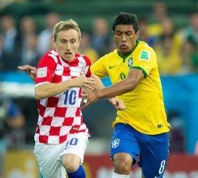 luka-modric-croatia-paulinho-brazil-440nw-3820360t